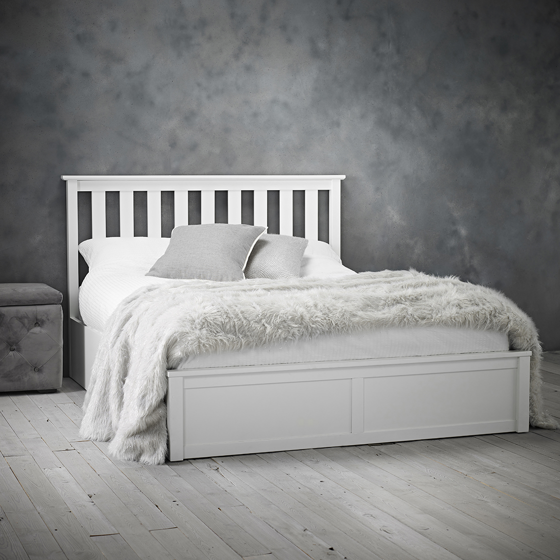 WHITE OXFORD BED